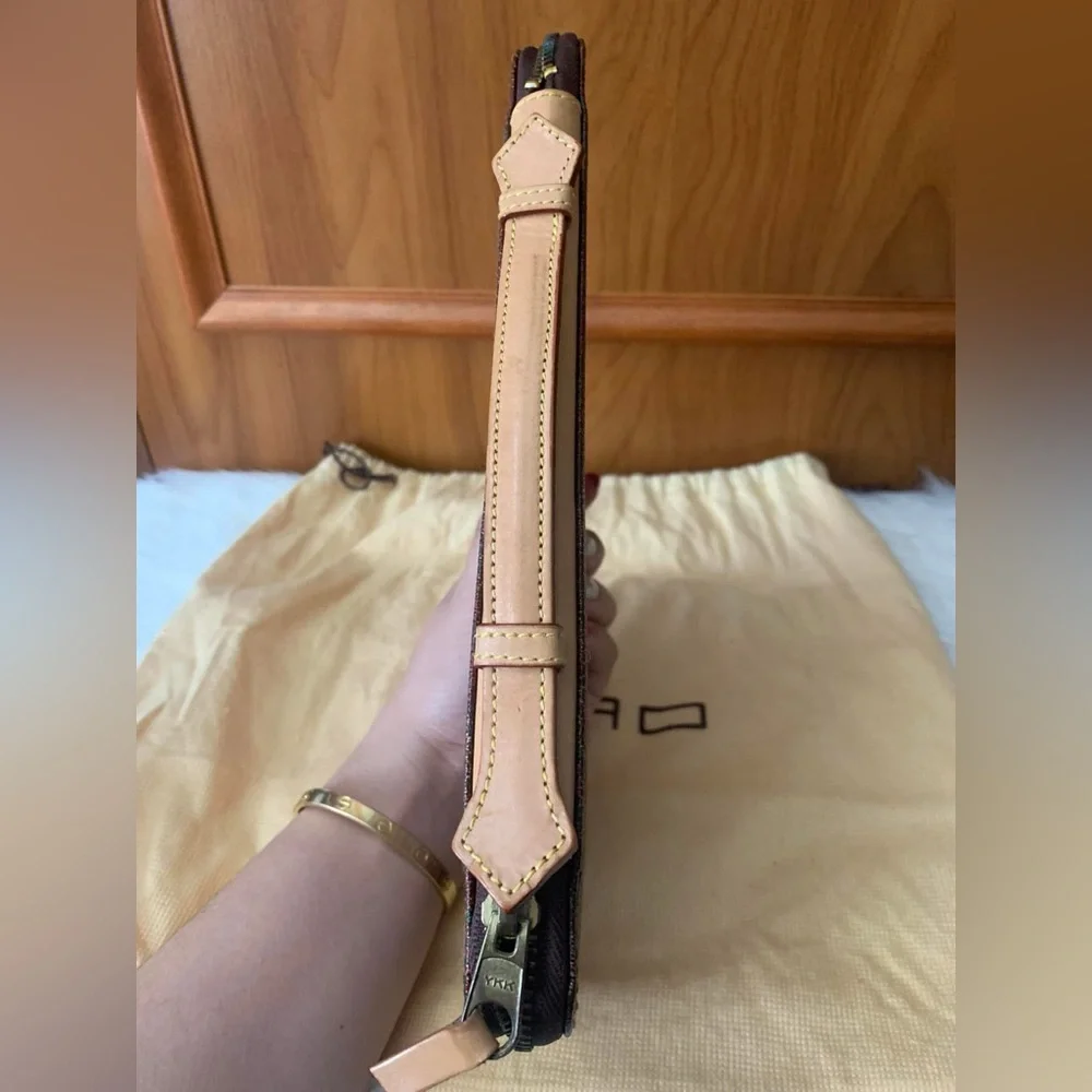 Beautiful ETRO Organizer in PVC and Leather, Bordeaux♥️ - Picture 9 of 16